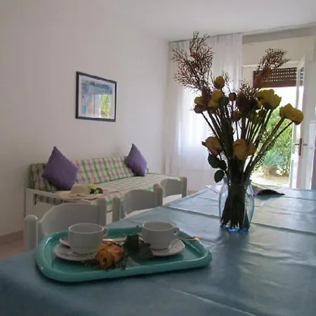 Cozy Up To 7 Guests - Air Conditioning - Private Parking - Beach Place 비비오네