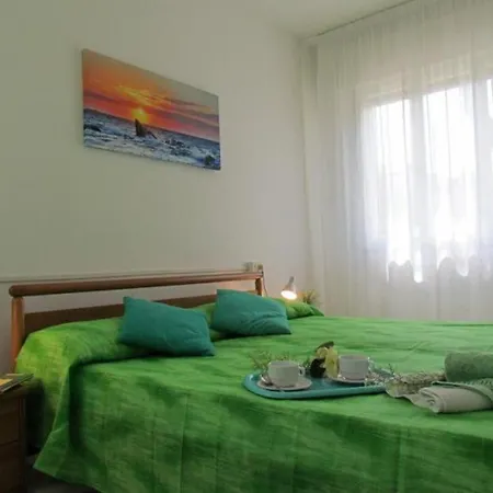 아파트 Cozy Up To 7 Guests - Air Conditioning - Private Parking - Beach Place 비비오네