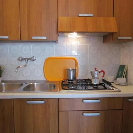 Cozy Up To 7 Guests - Air Conditioning - Private Parking - Beach Place
