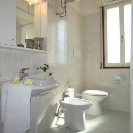 아파트 Cozy Up To 7 Guests - Air Conditioning - Private Parking - Beach Place
