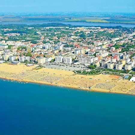 Cozy Up To 7 Guests - Air Conditioning - Private Parking - Beach Place 아파트 비비오네