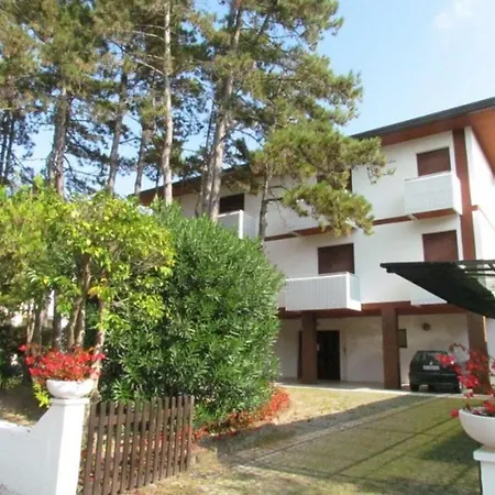 Cozy Up To 7 Guests - Air Conditioning - Private Parking - Beach Place 아파트
