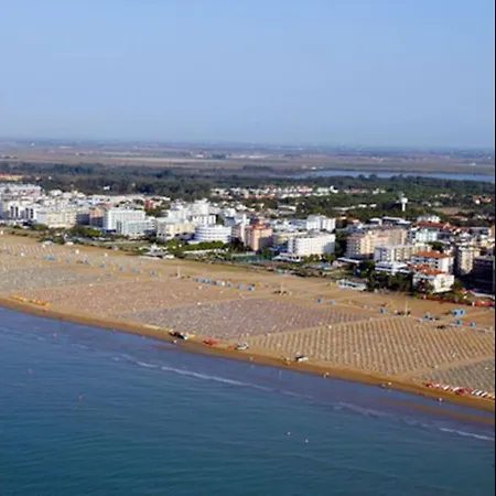 Cozy Up To 7 Guests - Air Conditioning - Private Parking - Beach Place *