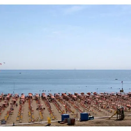 Cozy Up To 7 Guests - Air Conditioning - Private Parking - Beach Place